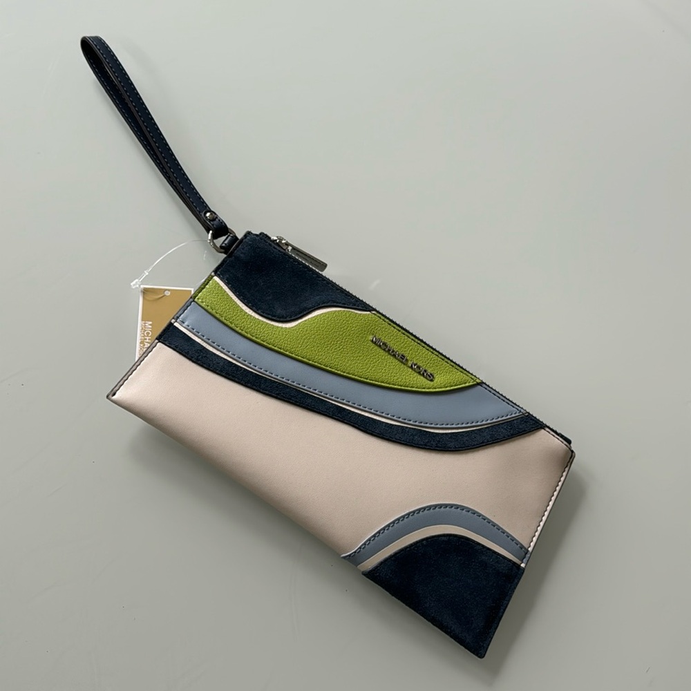 Michael Kors - wristlet
